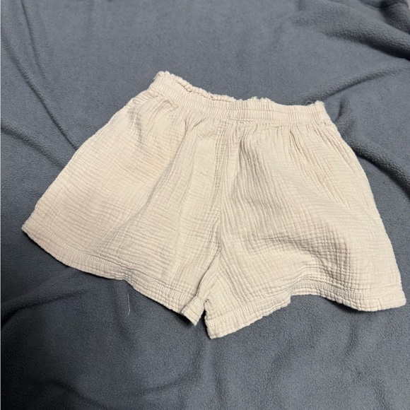 Women's aerie Cream Shorts - Picture 6 of 6